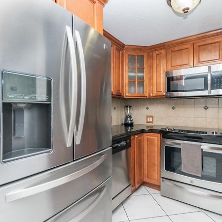 Beautiful 2/2.5 Condo W/Free Parking Fast Wifi Miami Eksteriør billede