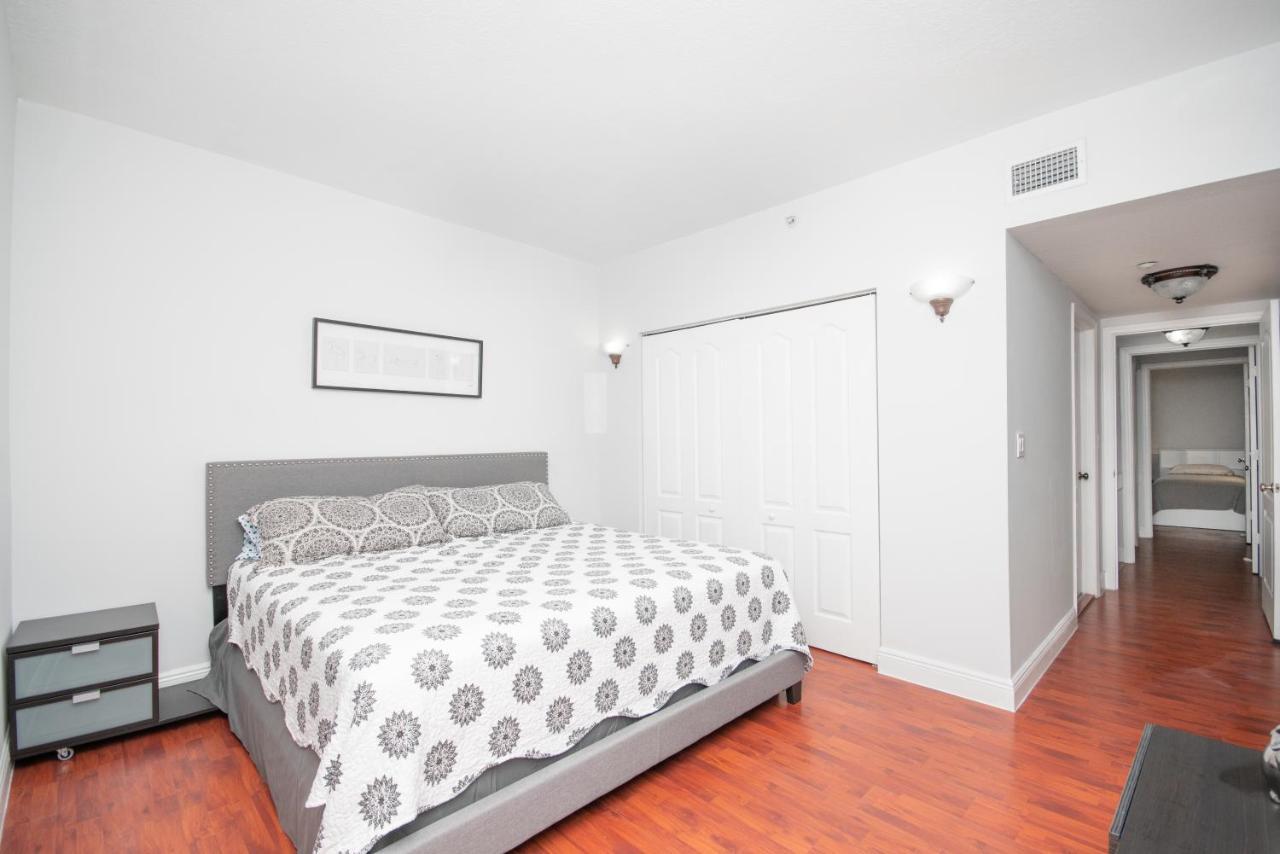 Beautiful 2/2.5 Condo W/Free Parking Fast Wifi Miami Eksteriør billede