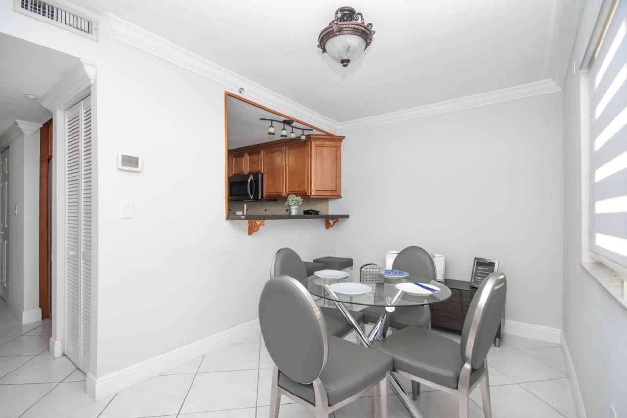 Beautiful 2/2.5 Condo W/Free Parking Fast Wifi Miami Eksteriør billede